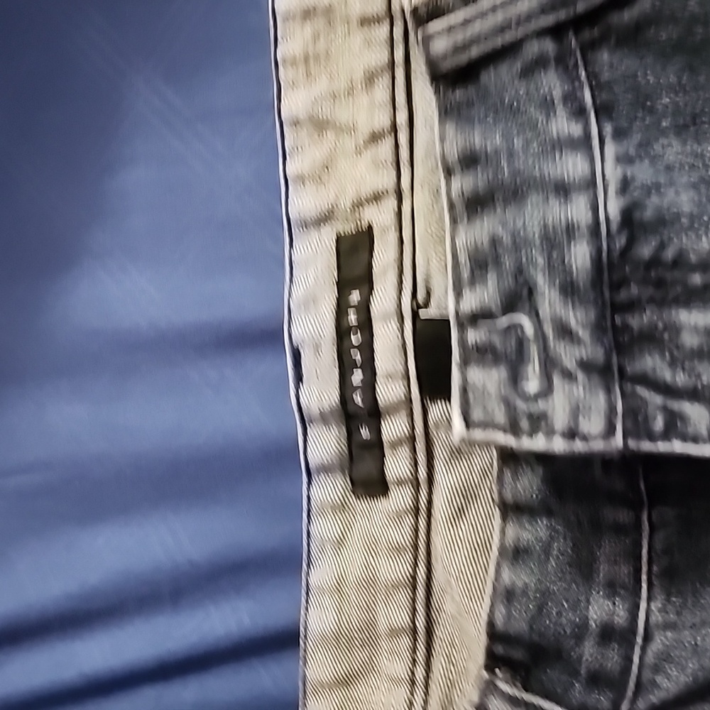 Pants - Picture 5 of 8
